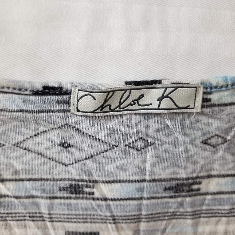 Chloe K Oversized Crop Top - Picture 5 of 6